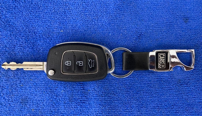 2017 Hyundai Xcent S 1.2, Petrol, Manual, 68,707 km, Key Close Up