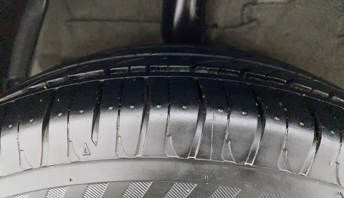 2017 Hyundai Xcent S 1.2, Petrol, Manual, 68,707 km, Right Rear Tyre Tread