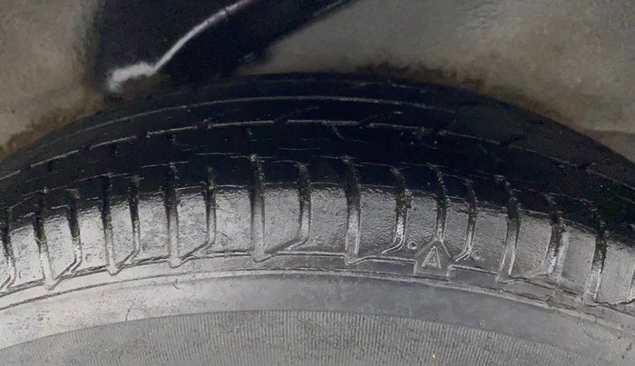2013 Hyundai i10 MAGNA 1.1, Petrol, Manual, 63,577 km, Left Rear Tyre Tread