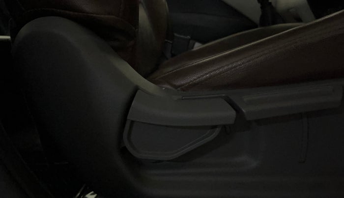 2020 Hyundai AURA S 1.2, Petrol, Manual, 30,759 km, Driver Side Adjustment Panel