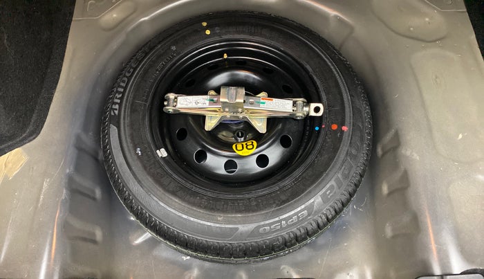 2018 Maruti Dzire ZXI AMT, Petrol, Automatic, 33,852 km, Dicky (Boot door) - Jack/Tool not available