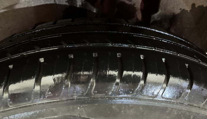 2019 Maruti Swift LXI, Petrol, Manual, 65,709 km, Left Rear Tyre Tread
