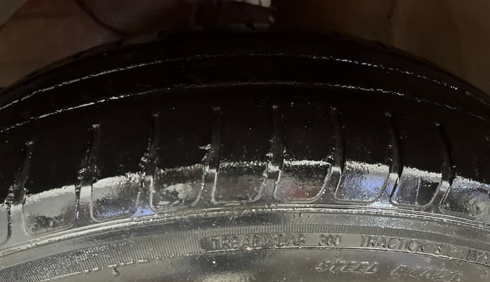 2019 Maruti Swift LXI, Petrol, Manual, 65,709 km, Left Front Tyre Tread