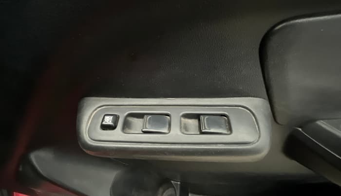 2019 Maruti Swift LXI, Petrol, Manual, 65,709 km, Driver Side Door Panels Control