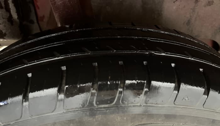 2019 Maruti Swift LXI, Petrol, Manual, 65,709 km, Right Rear Tyre Tread