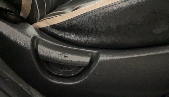 2015 Hyundai Xcent BASE 1.2, Petrol, Manual, 53,576 km, Driver Side Adjustment Panel