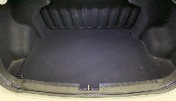 2015 Hyundai Xcent BASE 1.2, Petrol, Manual, 53,576 km, Boot Inside