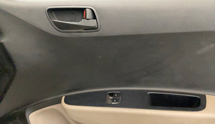 2015 Hyundai Xcent BASE 1.2, Petrol, Manual, 53,576 km, Driver Side Door Panels Control