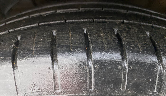 2018 Maruti Swift ZXI (AMT), Petrol, Automatic, 51,081 km, Left Front Tyre Tread