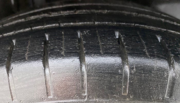 2018 Maruti Swift ZXI (AMT), Petrol, Automatic, 51,081 km, Right Rear Tyre Tread