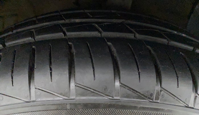 2018 Hyundai Grand i10 SPORTZ AT 1.2 KAPPA VTVT, Petrol, Automatic, 51,454 km, Right Front Tyre Tread