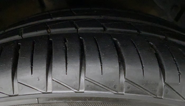 2018 Hyundai Grand i10 SPORTZ AT 1.2 KAPPA VTVT, Petrol, Automatic, 51,454 km, Left Front Tyre Tread