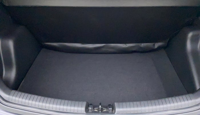 2018 Hyundai Grand i10 SPORTZ AT 1.2 KAPPA VTVT, Petrol, Automatic, 51,454 km, Boot Inside