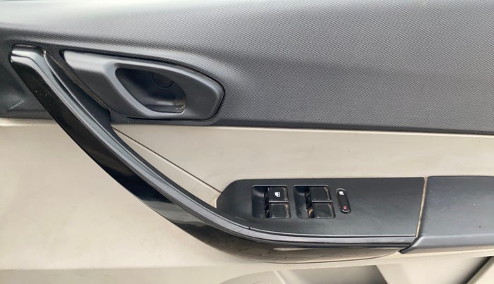2019 Tata Tiago XZ PETROL, Petrol, Manual, 38,408 km, Driver Side Door Panels Control