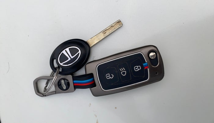 2019 Tata Tiago XZ PETROL, Petrol, Manual, 38,408 km, Key Close Up