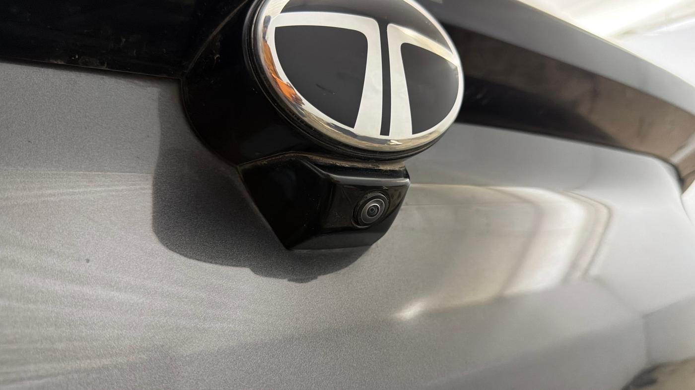 2024 Tata NEXON CREATIVE + SUNROOF 1.2 PETROL, Petrol, Manual, 15,192 km, Parking Camera