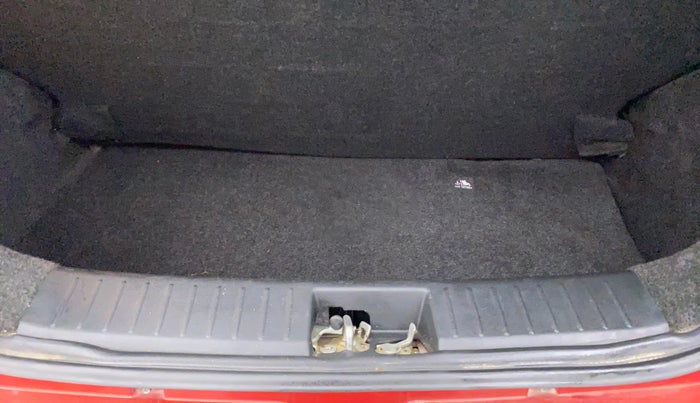 2016 Mahindra Kuv100 K8 6 STR, Petrol, Manual, 43,972 km, Boot Inside