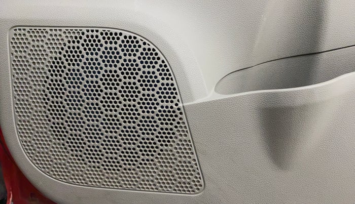 2016 Mahindra Kuv100 K8 6 STR, Petrol, Manual, 43,972 km, Speaker