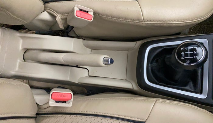 2023 Maruti Dzire VXI, Petrol, Manual, 43,157 km, Gear Lever