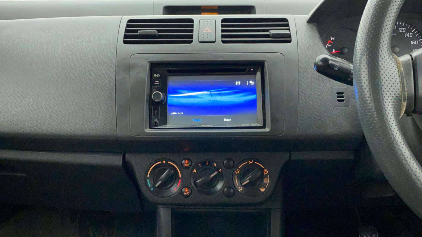 2010 Maruti Swift Dzire LXI, Petrol, Manual, 90,684 km, Air Conditioner