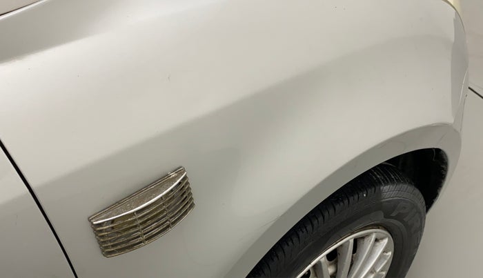 2010 Maruti Swift Dzire LXI, Petrol, Manual, 90,684 km, Right fender - Minor scratches