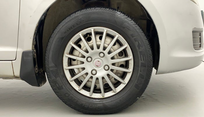 2010 Maruti Swift Dzire LXI, Petrol, Manual, 90,684 km, Right Front Wheel