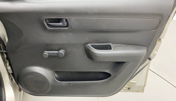 2010 Maruti Swift Dzire LXI, Petrol, Manual, 90,684 km, Driver Side Door Panels Control