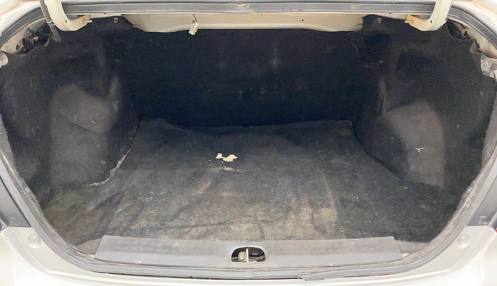 2010 Maruti Swift Dzire LXI, Petrol, Manual, 90,684 km, Boot Inside