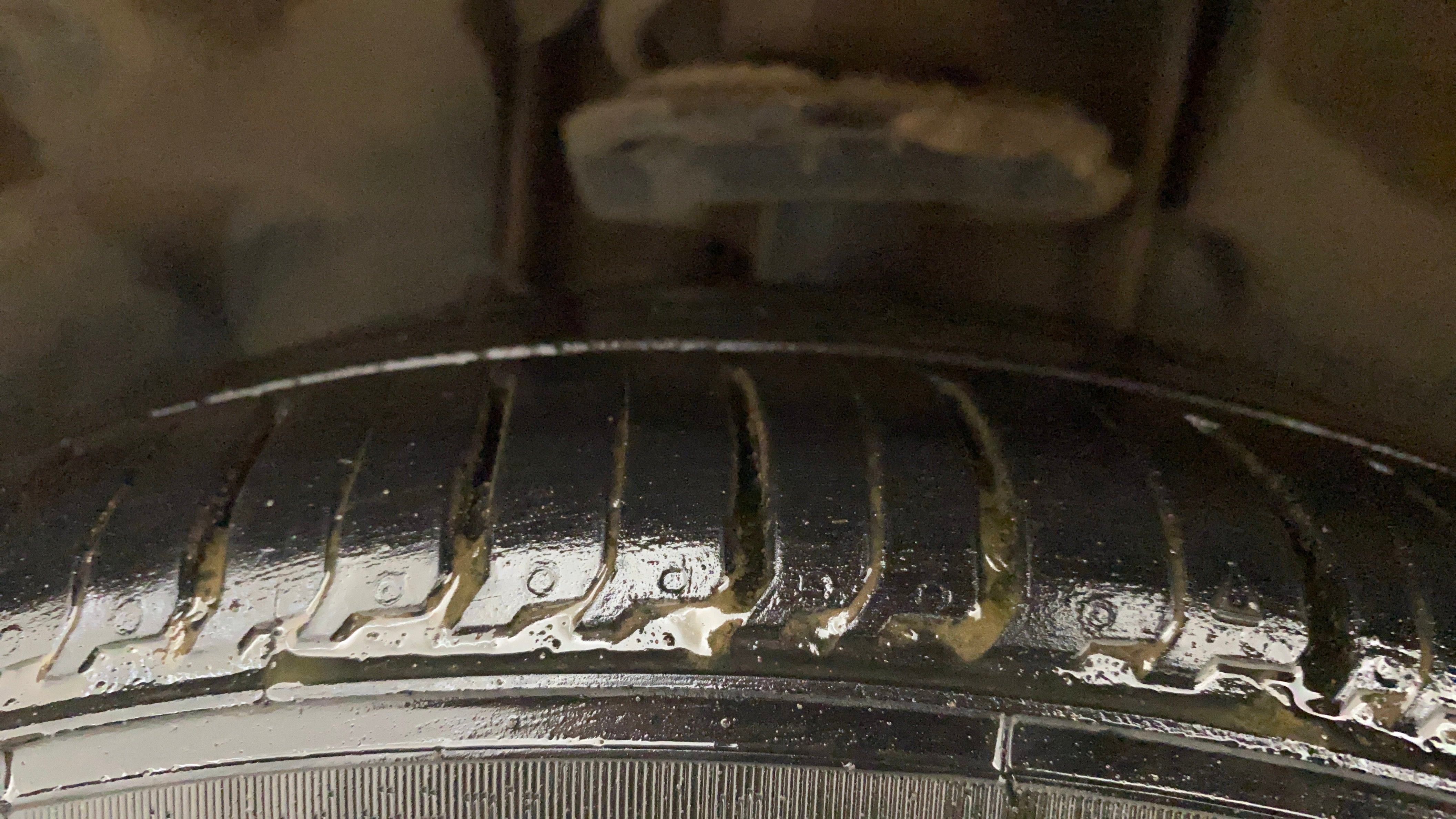 camera-Left-Front-Tyre-Tread