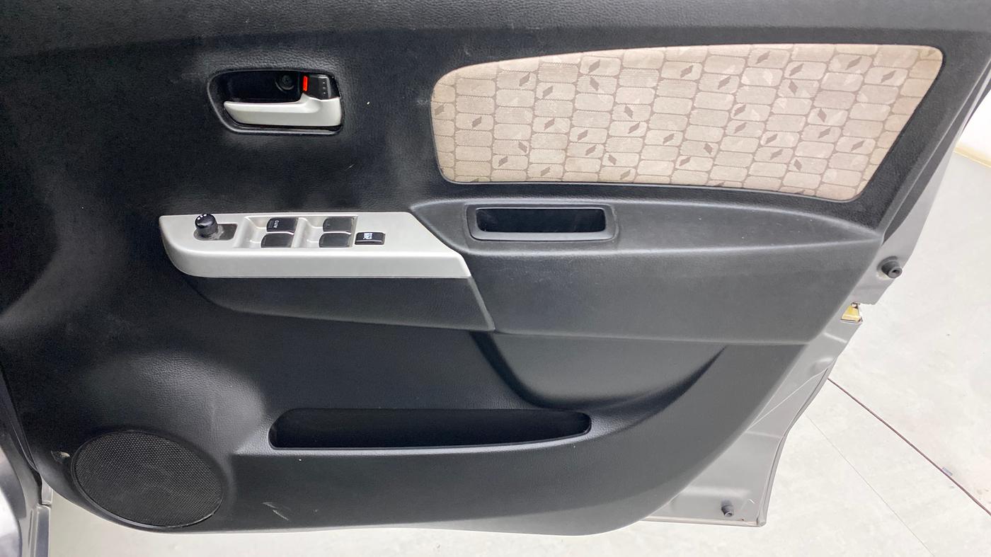 2016 Maruti Wagon R 1.0 VXI OPT, Petrol, Manual, 19,828 km, Driver Side Door Panels Control