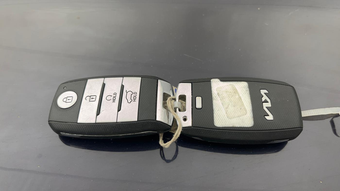 2023 KIA SONET HTX 1.0 DCT, Petrol, Automatic, 50,327 km, Key Close Up