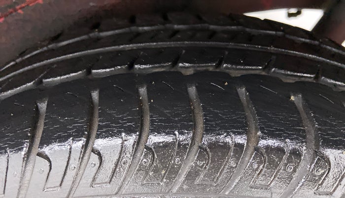2014 Maruti Wagon R 1.0 VXI, Petrol, Manual, 31,677 km, Left Rear Tyre Tread