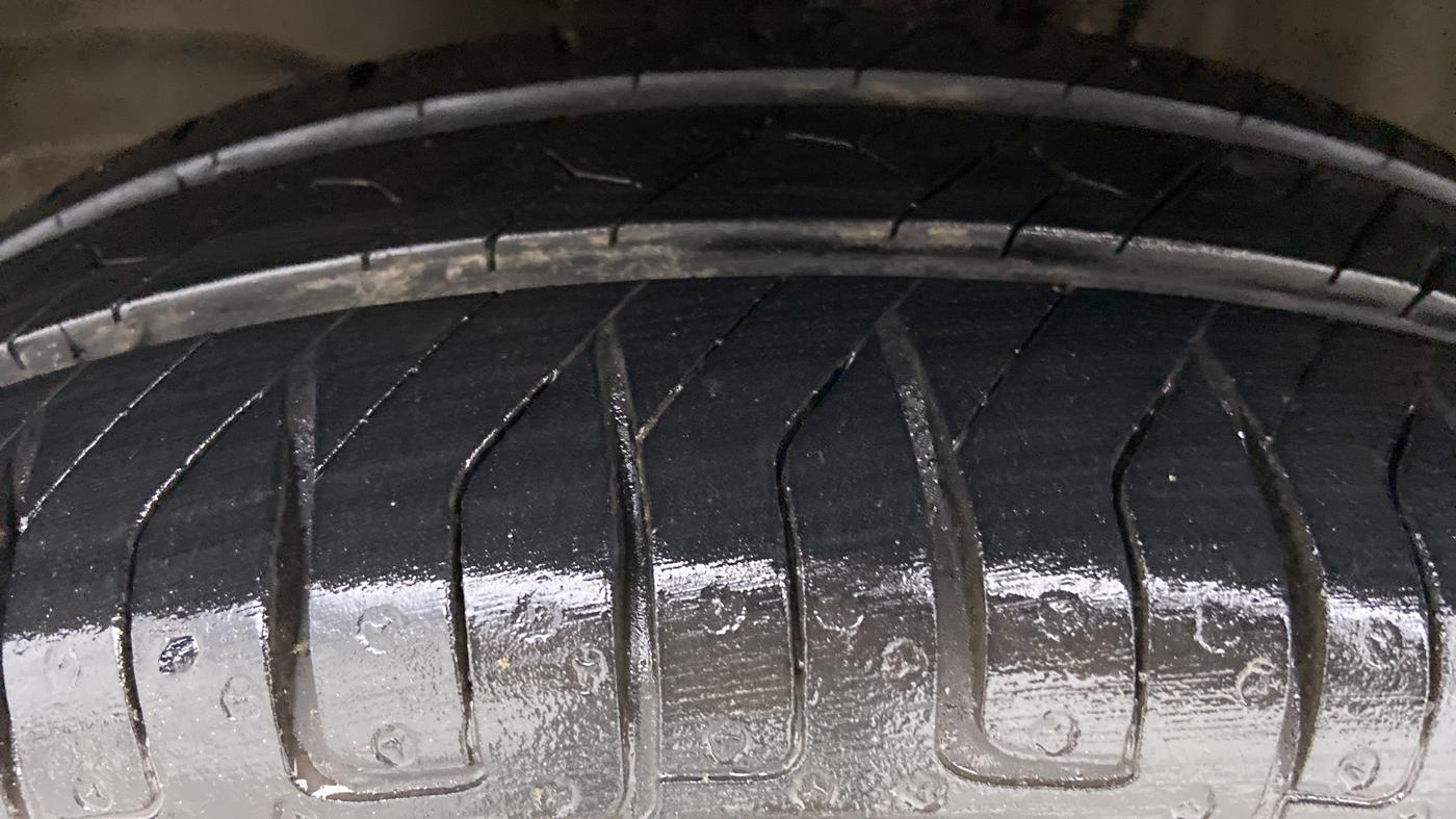 2014 Maruti Wagon R 1.0 VXI, Petrol, Manual, 31,677 km, Left Front Tyre Tread