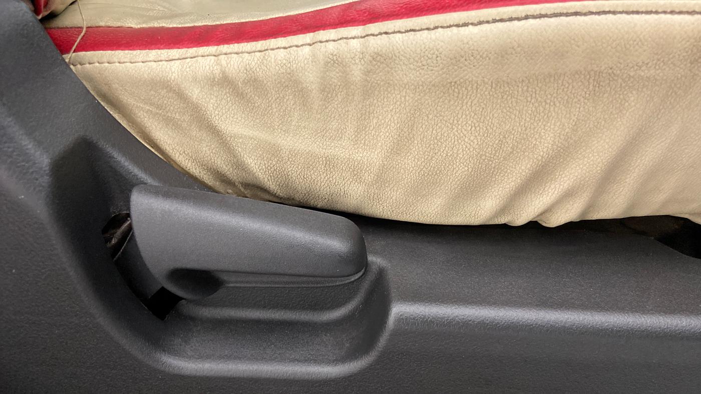 2014 Maruti Wagon R 1.0 VXI, Petrol, Manual, 31,677 km, Driver Side Adjustment Panel