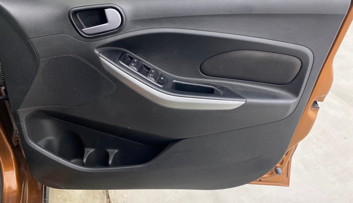 2018 Ford FREESTYLE TREND 1.2 PETROL, Petrol, Manual, 42,255 km, Driver Side Door Panels Control