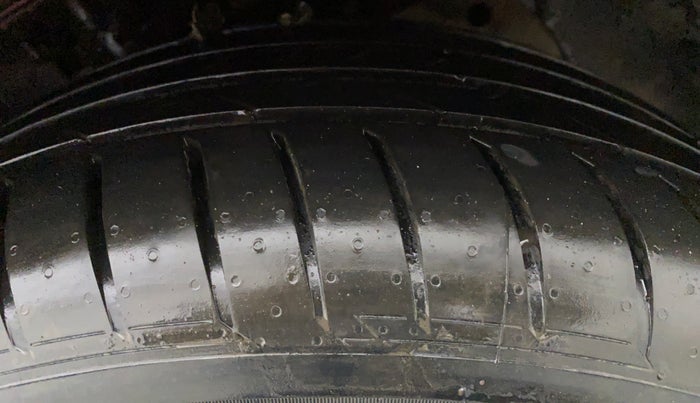 2019 Ford Figo Aspire 1.2 TITANIUM PETROL, Petrol, Manual, 31,209 km, Left Front Tyre Tread