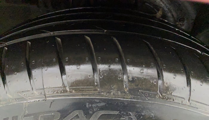 2019 Ford Figo Aspire 1.2 TITANIUM PETROL, Petrol, Manual, 31,209 km, Right Front Tyre Tread