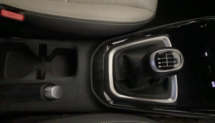 2024 KIA SONET HTX 1.0 TURBO PETROL IMT, Petrol, Manual, 33,874 km, Gear Lever