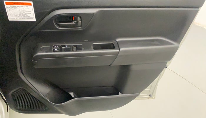 2021 Maruti New Wagon-R LXI CNG 1.0, CNG, Manual, 2,092 km, Driver Side Door Panels Control