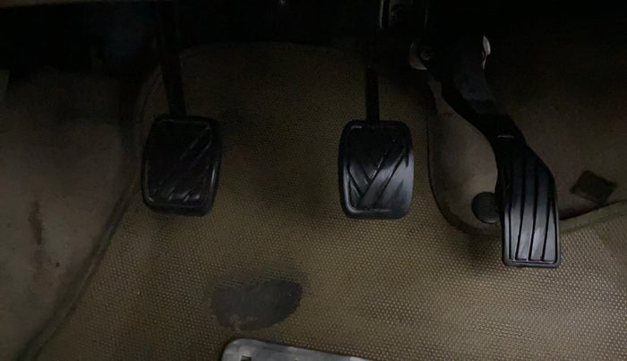 2015 Maruti Swift Dzire VXI, Petrol, Manual, 44,796 km, Pedals
