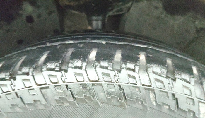 2019 Renault Duster 85 PS RXS MT DIESEL, Diesel, Manual, 1,17,943 km, Right Front Tyre Tread