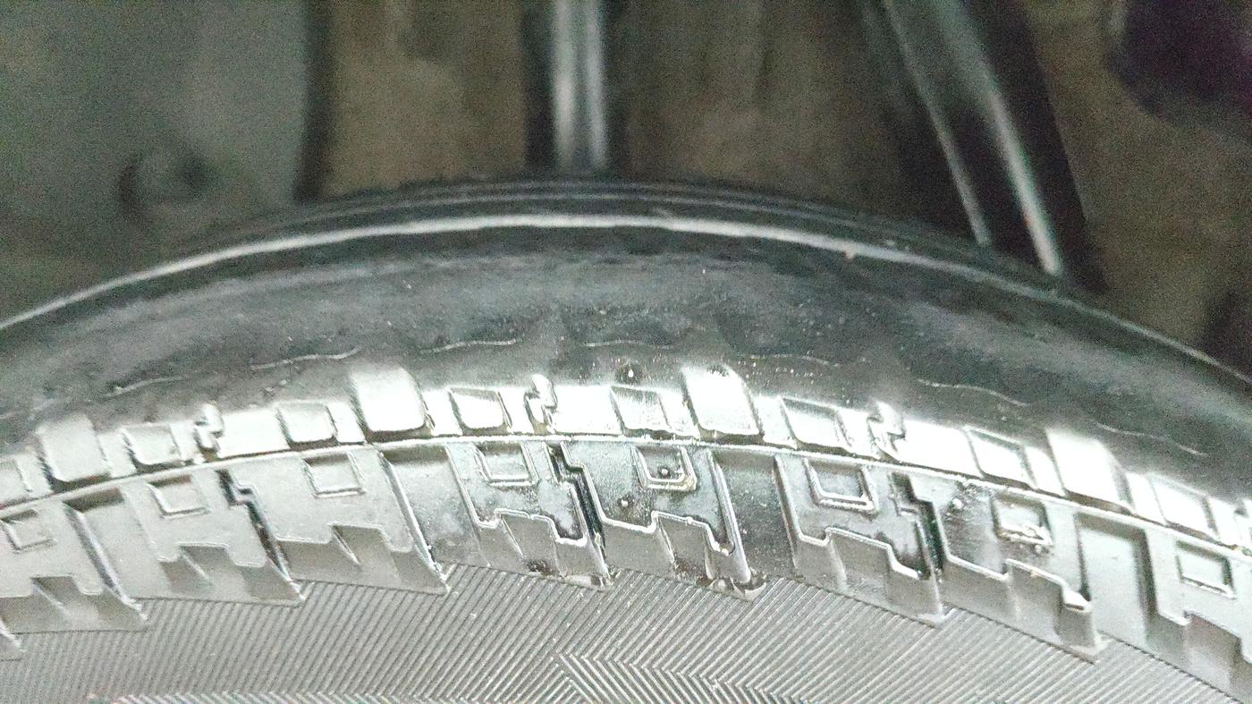 2019 Renault Duster 85 PS RXS MT DIESEL, Diesel, Manual, 1,17,943 km, Right Rear Tyre Tread
