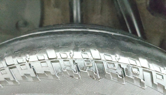 2019 Renault Duster 85 PS RXS MT DIESEL, Diesel, Manual, 1,17,943 km, Right Rear Tyre Tread