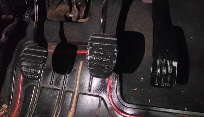 2019 Renault Duster 85 PS RXS MT DIESEL, Diesel, Manual, 1,17,943 km, Pedals