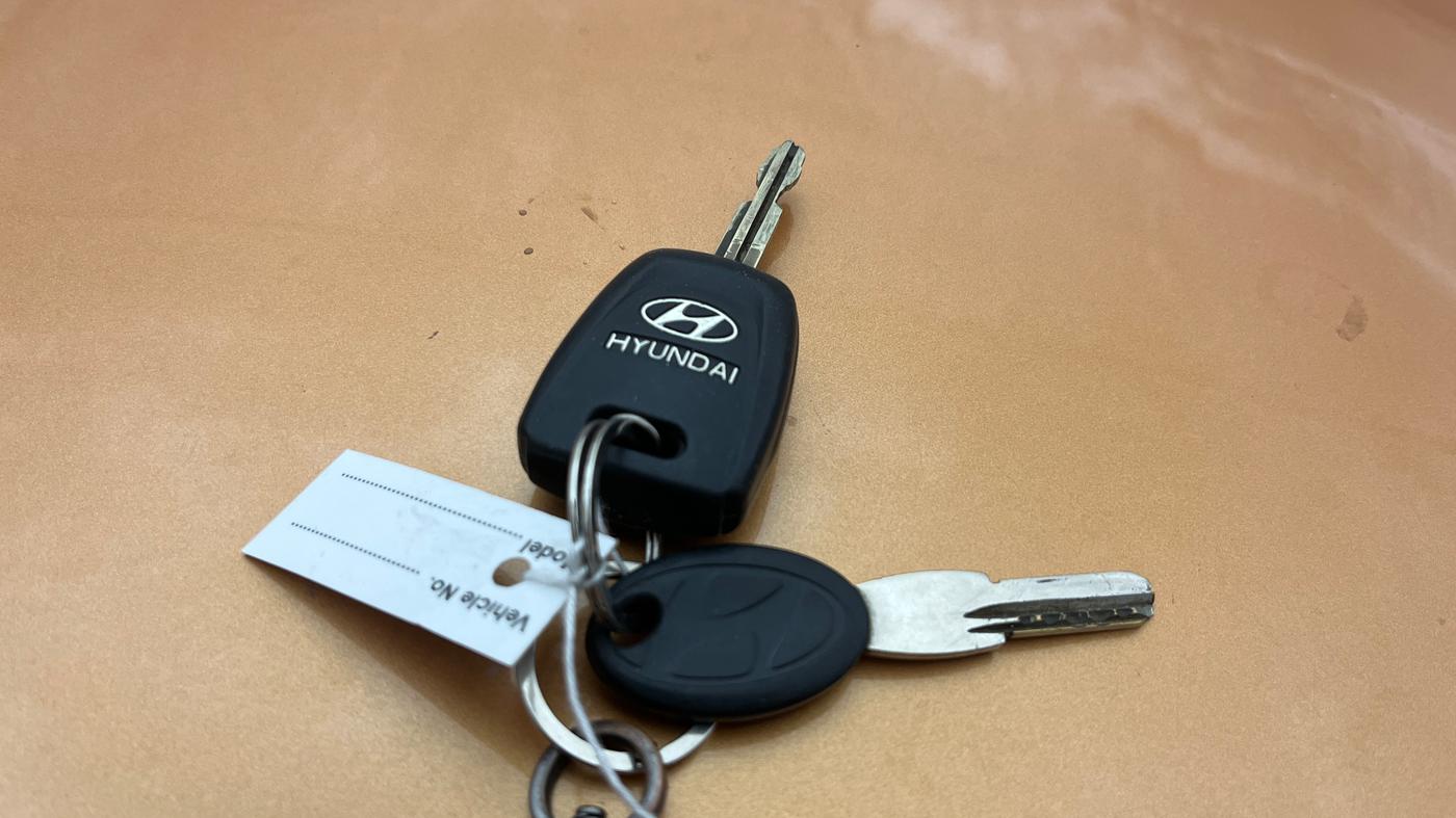 2016 Hyundai Grand i10 MAGNA 1.2 KAPPA VTVT, Petrol, Manual, 29,647 km, Key Close Up