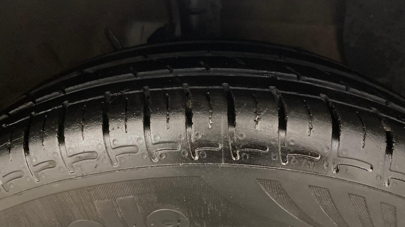 2025 Hyundai AURA E 1.2 CNG, CNG, Manual, 25,289 km, Right Front Tyre Tread