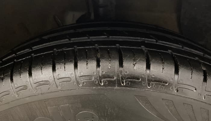 2025 Hyundai AURA E 1.2 CNG, CNG, Manual, 25,289 km, Right Front Tyre Tread