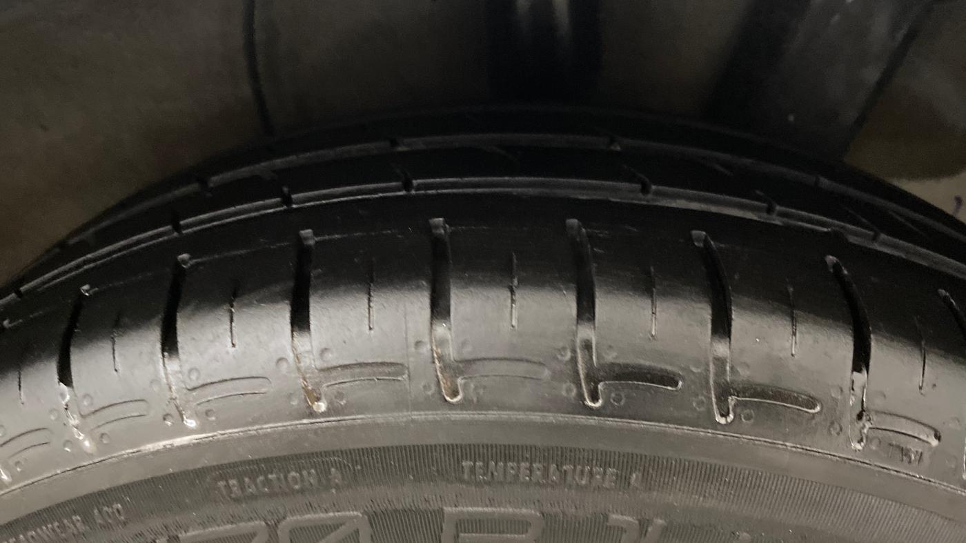 2025 Hyundai AURA E 1.2 CNG, CNG, Manual, 25,289 km, Left Rear Tyre Tread