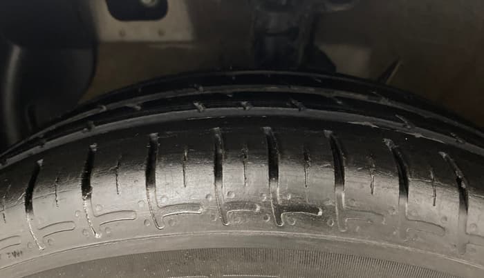 2025 Hyundai AURA E 1.2 CNG, CNG, Manual, 25,289 km, Left Front Tyre Tread