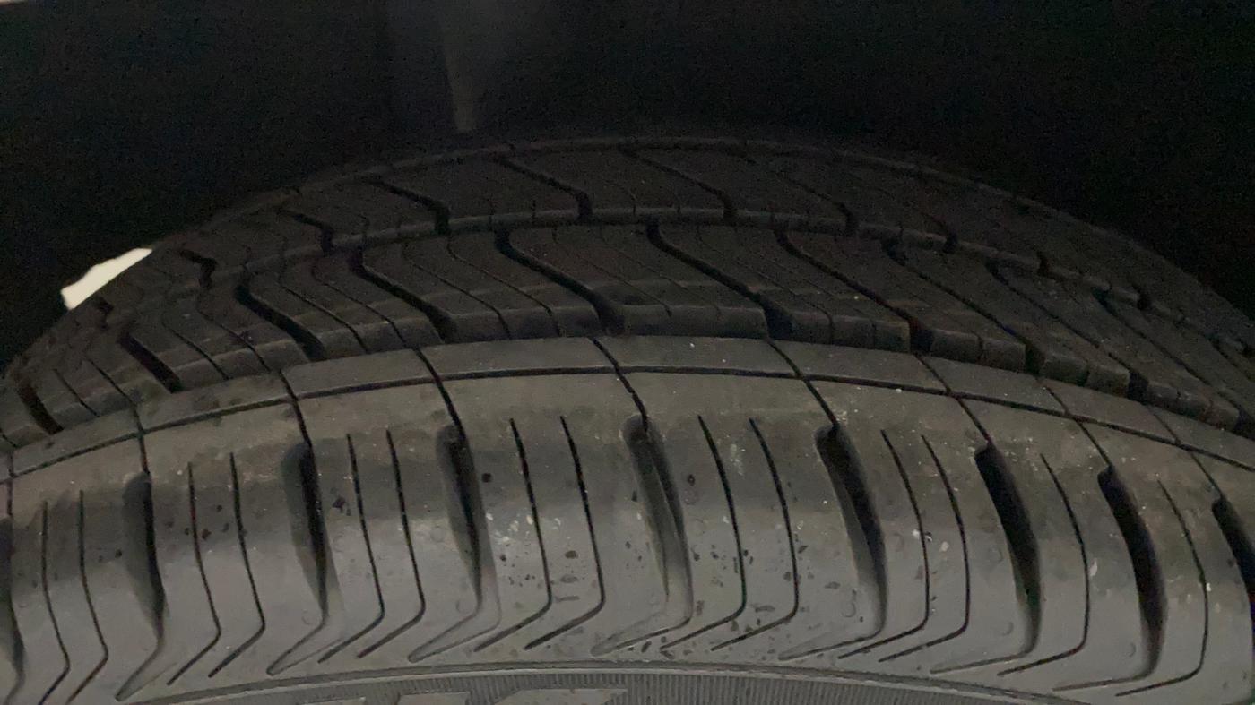 2017 Maruti Baleno ZETA PETROL 1.2, Petrol, Manual, 1,13,433 km, Right Rear Tyre Tread